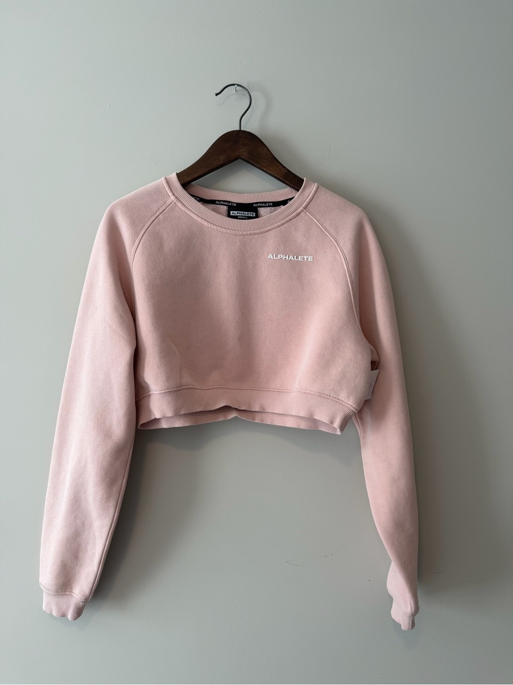 alphalete cropped crew neck
